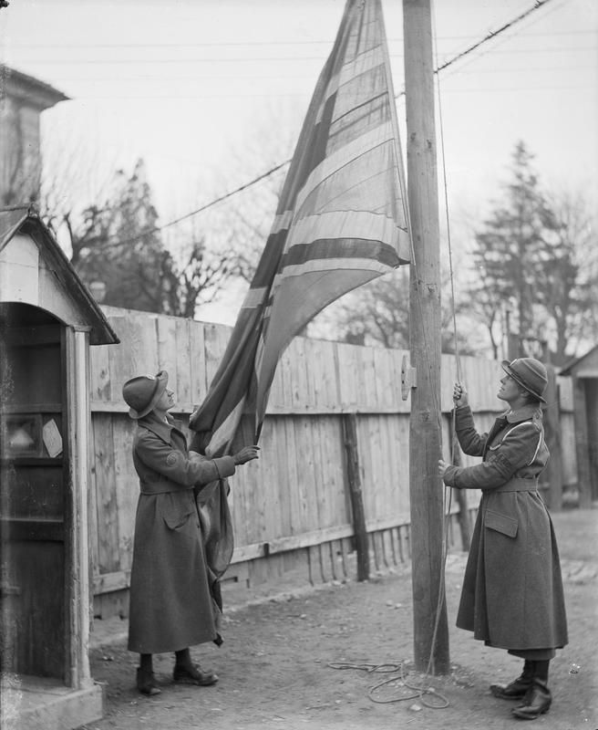hoisting flag Bourges.jpg