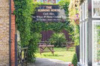 the_running_horse_leatherhead-pub-beer-garden.jpg