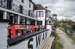 the-swan-pub-beer-garden-staines.jpg