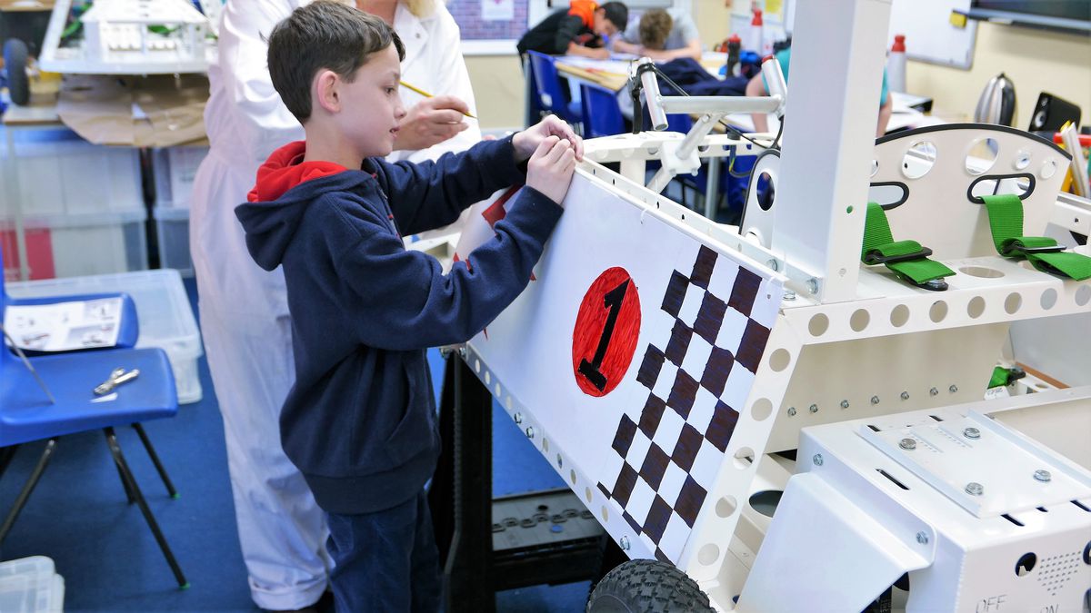 engineering-camps-for-8-11-year-olds-essential-surrey-sw-london