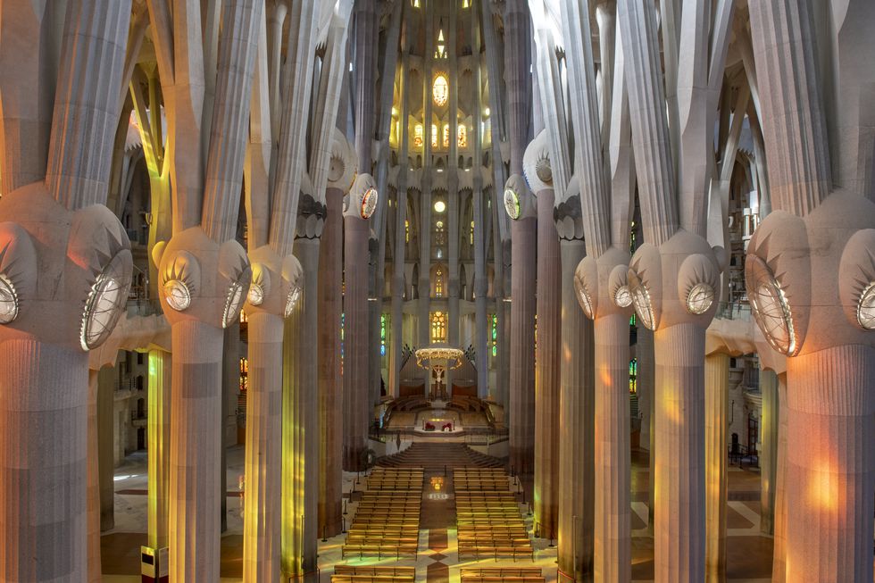 Sagrada Familia interior.jpg