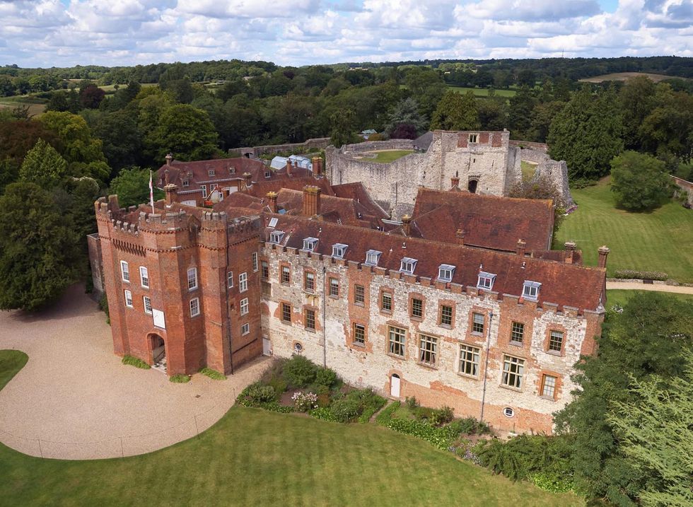 Farnham Castle.jpg