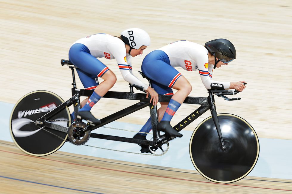 2023 UCI Cycling World Championships Lizzi Jordan and Amy Cole.jpg