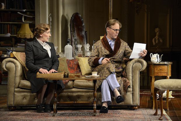 nc-Present Laughter Phyllis logan (Monica Reed), Samuel West (Garry Essendine) 009.jpg